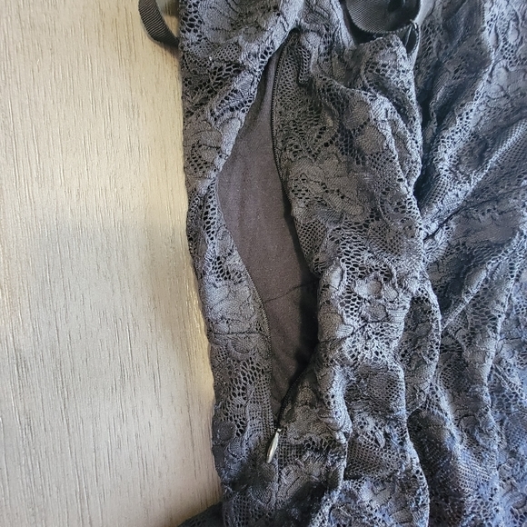 Free‎ People Black Lace Mini Dress with Flocked Navy Blue Velvet Size Small - Picture 8 of 15